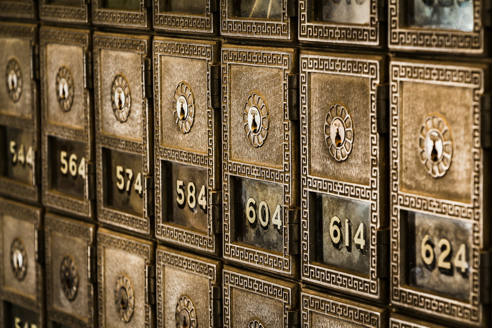tim-evans-Uf-c4u1usFQ-unsplash